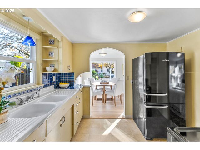 1605 Cottage St, Salem, OR 97301