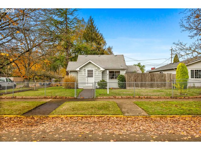 1605 Cottage St, Salem, OR 97301