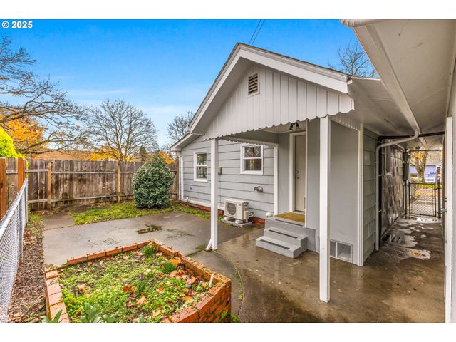 1605 Cottage St, Salem, OR 97301