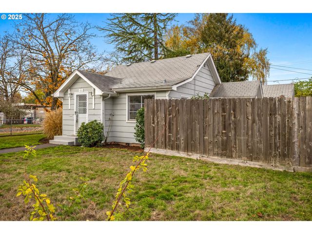 1605 Cottage St, Salem, OR 97301