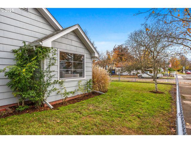 1605 Cottage St, Salem, OR 97301