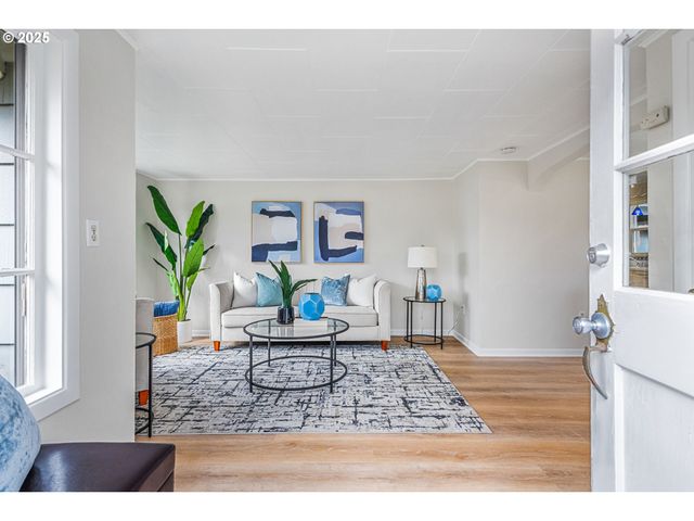 1605 Cottage St, Salem, OR 97301