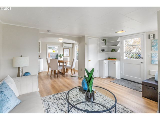 1605 Cottage St, Salem, OR 97301