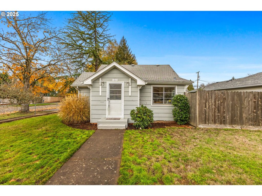 1605 Cottage St, Salem, OR 97301
