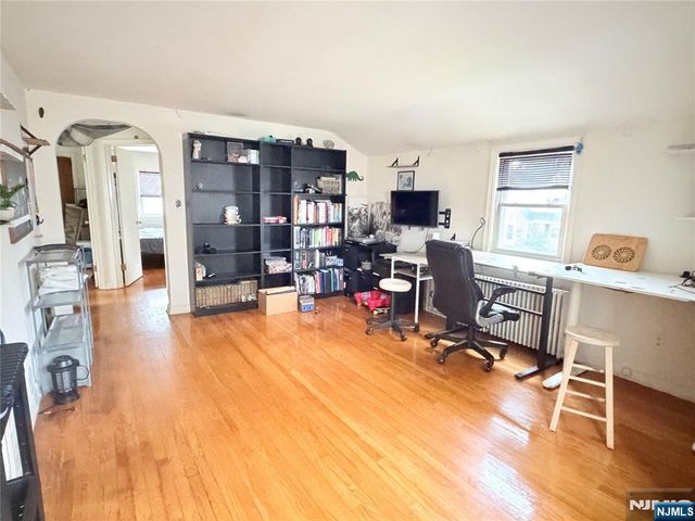 3-14 31st Street, Fair Lawn, NJ 07410