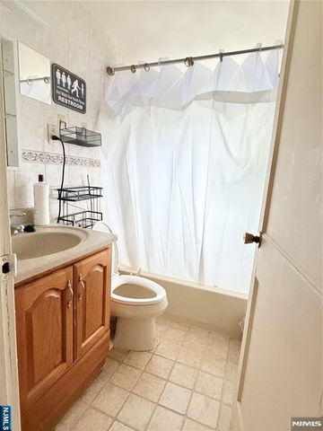 3-14 31st Street, Fair Lawn, NJ 07410