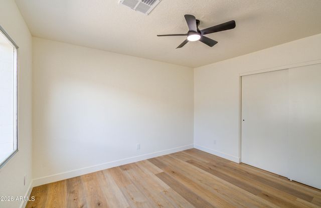 2520 E DAHLIA Drive, Phoenix, AZ 85032
