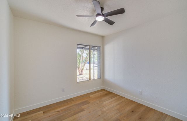 2520 E DAHLIA Drive, Phoenix, AZ 85032