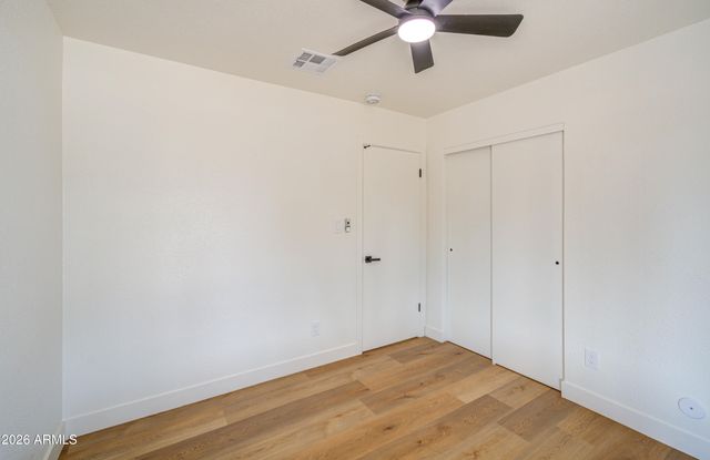 2520 E DAHLIA Drive, Phoenix, AZ 85032