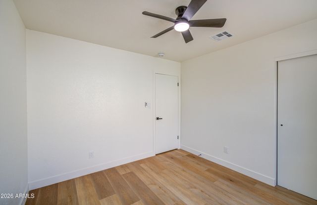 2520 E DAHLIA Drive, Phoenix, AZ 85032