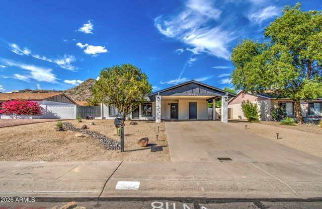 2520 E DAHLIA Drive, Phoenix, AZ 85032