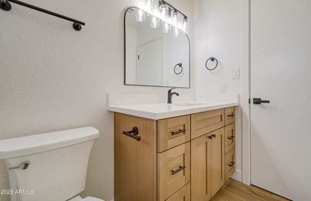 2520 E DAHLIA Drive, Phoenix, AZ 85032