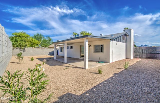 2520 E DAHLIA Drive, Phoenix, AZ 85032