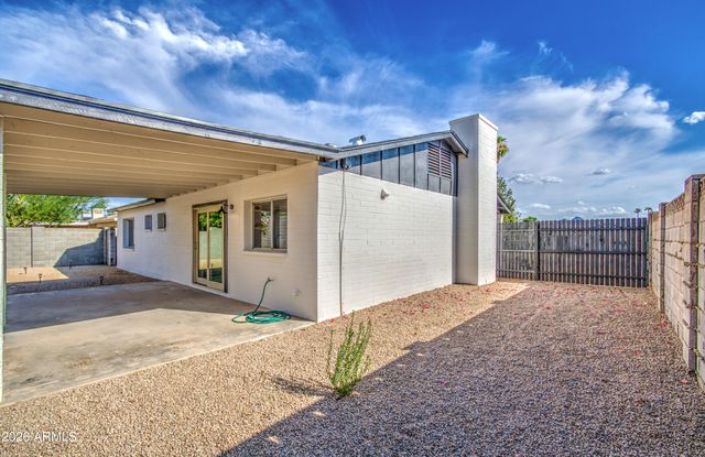 2520 E DAHLIA Drive, Phoenix, AZ 85032