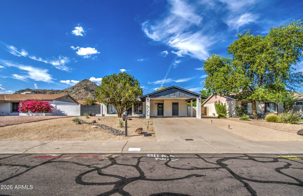 2520 E DAHLIA Drive, Phoenix, AZ 85032 — photo 2