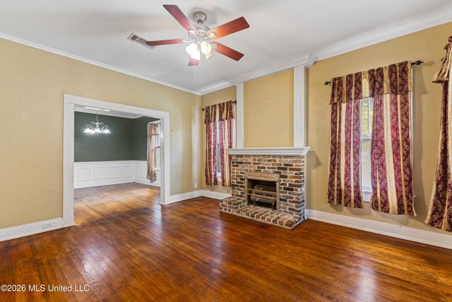 204 5th Avenue, Hattiesburg, MS 39401