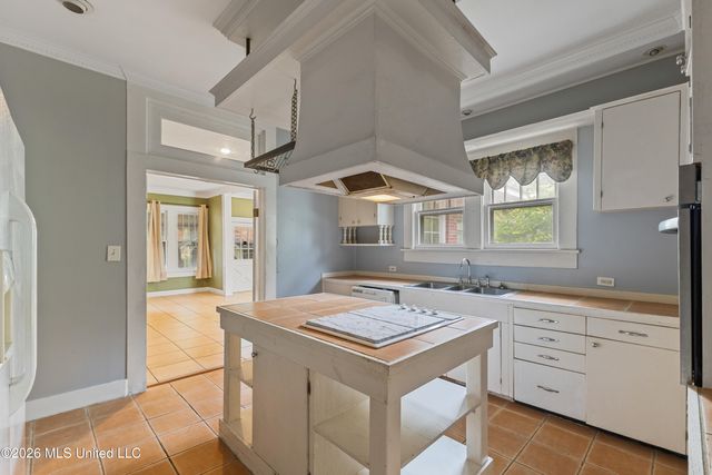 204 5th Avenue, Hattiesburg, MS 39401