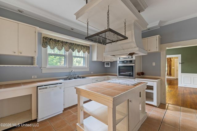 204 5th Avenue, Hattiesburg, MS 39401