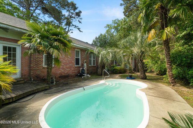 204 5th Avenue, Hattiesburg, MS 39401