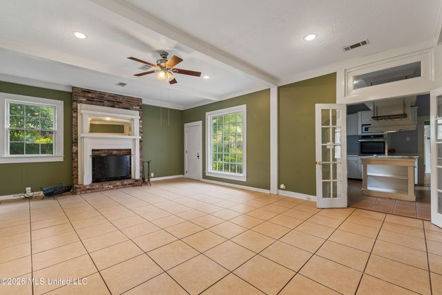 204 5th Avenue, Hattiesburg, MS 39401