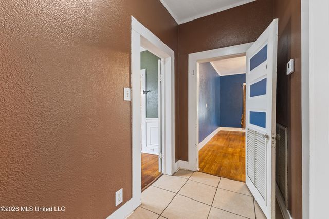 204 5th Avenue, Hattiesburg, MS 39401