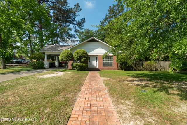 204 5th Avenue, Hattiesburg, MS 39401