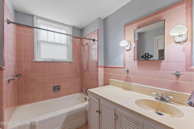 204 5th Avenue, Hattiesburg, MS 39401