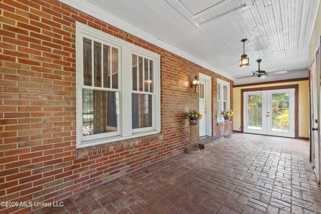 204 5th Avenue, Hattiesburg, MS 39401