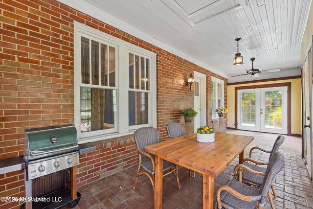 204 5th Avenue, Hattiesburg, MS 39401