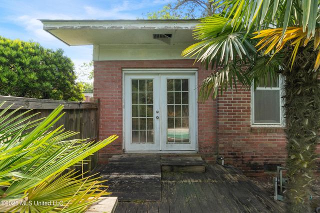204 5th Avenue, Hattiesburg, MS 39401
