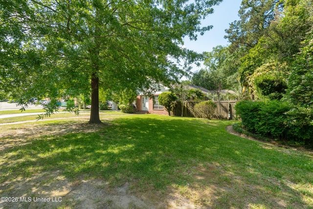 204 5th Avenue, Hattiesburg, MS 39401