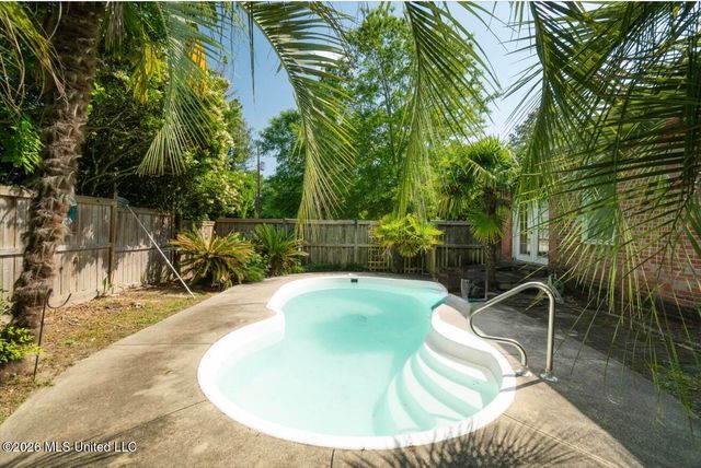 204 5th Avenue, Hattiesburg, MS 39401