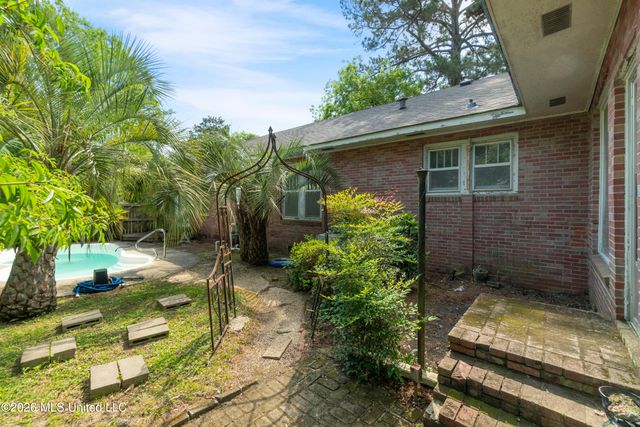 204 5th Avenue, Hattiesburg, MS 39401