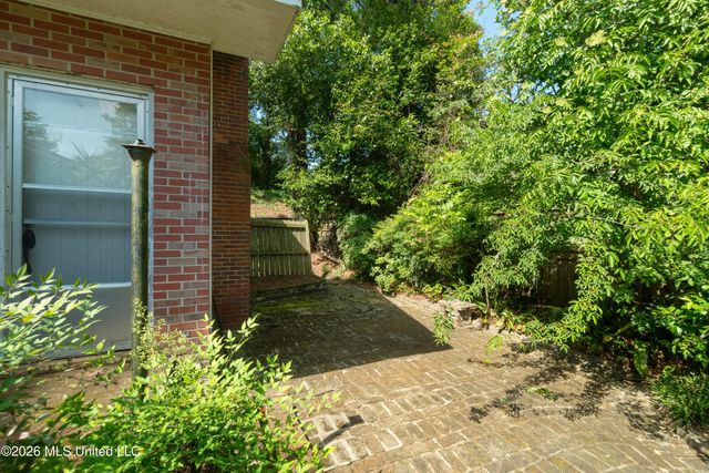 204 5th Avenue, Hattiesburg, MS 39401