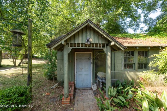 204 5th Avenue, Hattiesburg, MS 39401