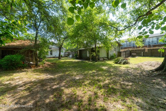 204 5th Avenue, Hattiesburg, MS 39401
