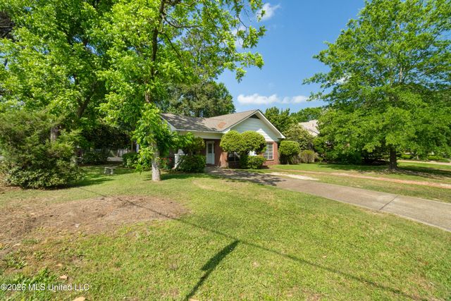 204 5th Avenue, Hattiesburg, MS 39401