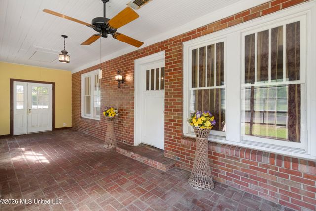 204 5th Avenue, Hattiesburg, MS 39401