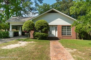 204 5th Avenue, Hattiesburg, MS 39401