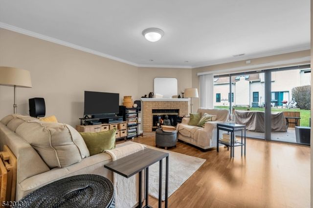 36 Carlisle Ct, Franklin Twp., NJ 08873