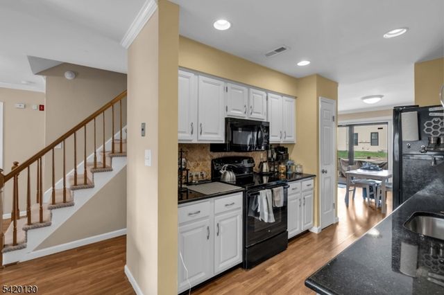 36 Carlisle Ct, Franklin Twp., NJ 08873