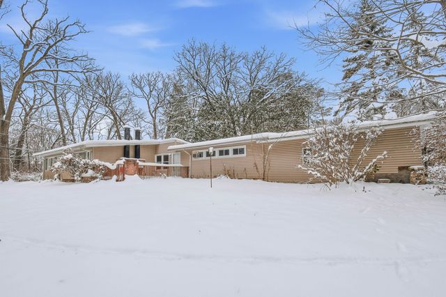 529 W Creekwood Drive, Palatine, IL 60074