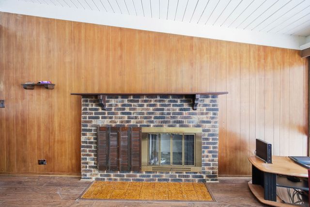 529 W Creekwood Drive, Palatine, IL 60074