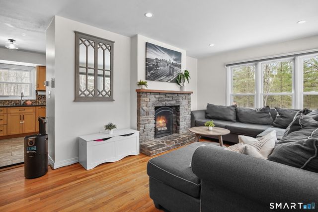 31 Hartford Turnpike, Tolland, CT 06084