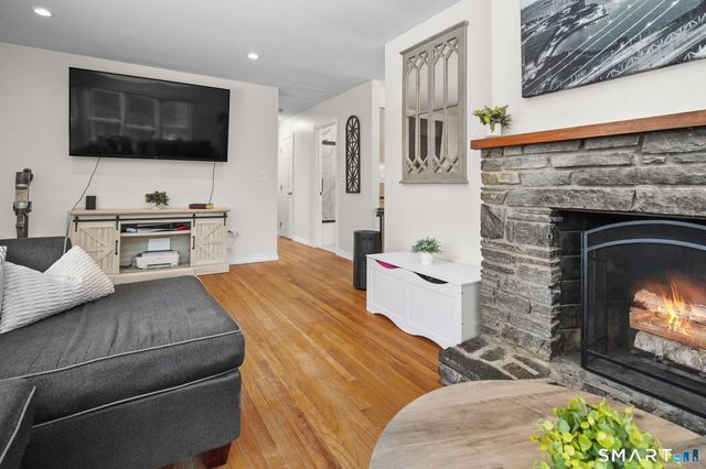 31 Hartford Turnpike, Tolland, CT 06084