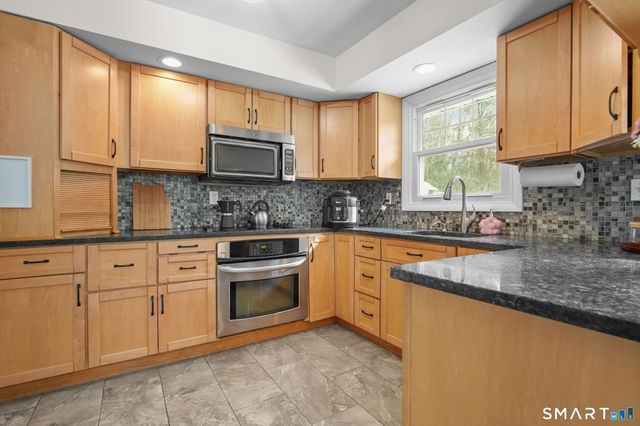 31 Hartford Turnpike, Tolland, CT 06084