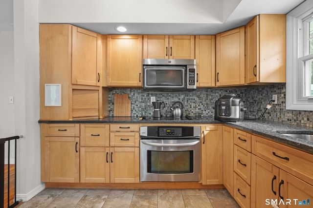 31 Hartford Turnpike, Tolland, CT 06084