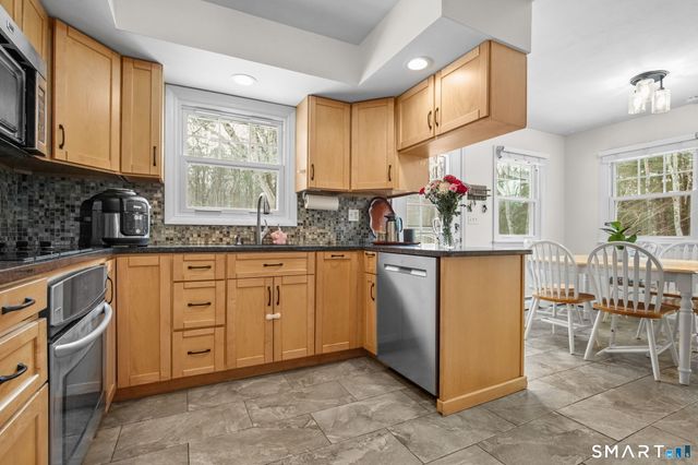 31 Hartford Turnpike, Tolland, CT 06084