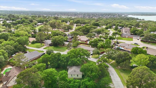 308 Mockingbird Lane, Highland Village, TX 75077