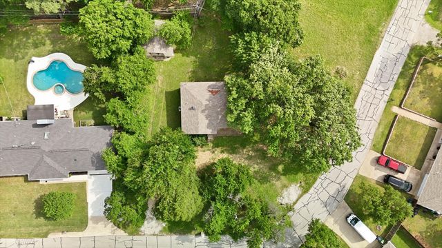 308 Mockingbird Lane, Highland Village, TX 75077